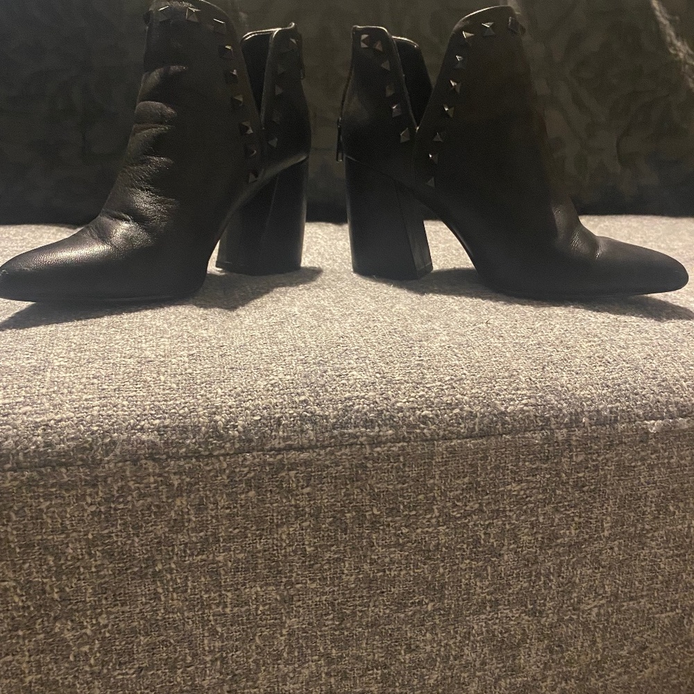 Ankle bootie